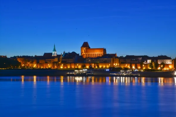 Torun cidade vista noturna — Fotografia de Stock