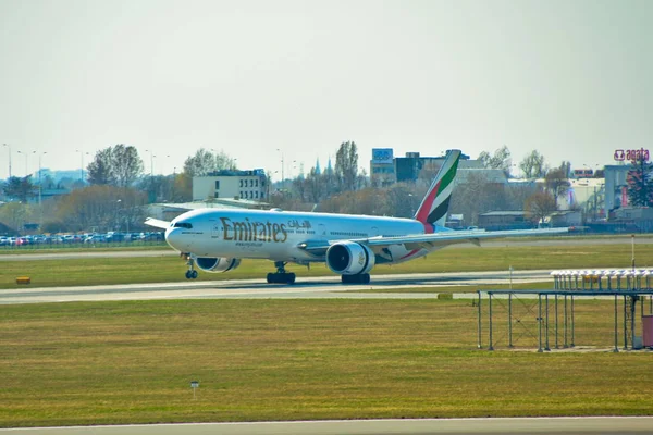 Προβολή Boeing 777 της Emirates — Φωτογραφία Αρχείου