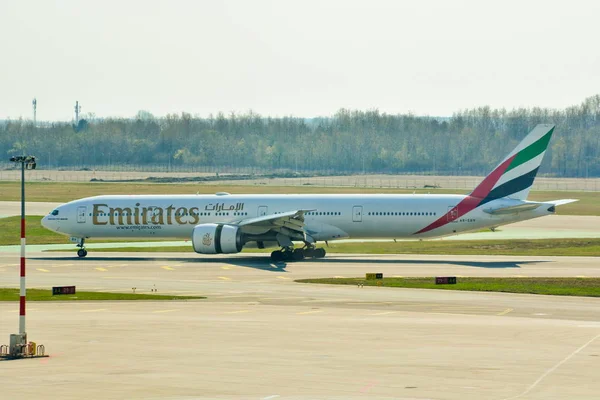 Emirates Boeing 777 vista —  Fotos de Stock