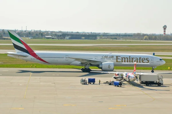 Emirates Boeing 777 vista —  Fotos de Stock