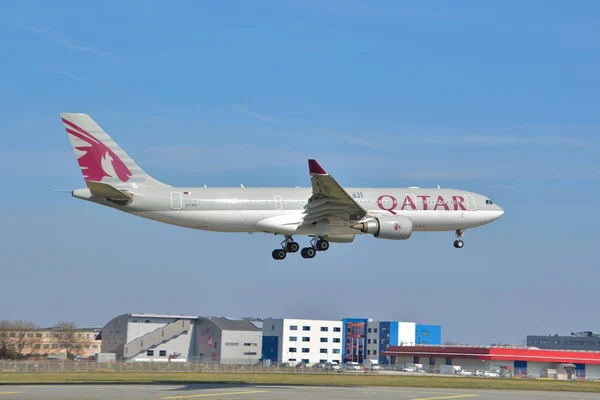 Airbus A330-200 landing view — Stock Photo, Image