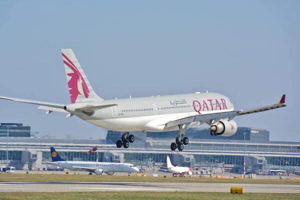 Airbus A330-200 landing view