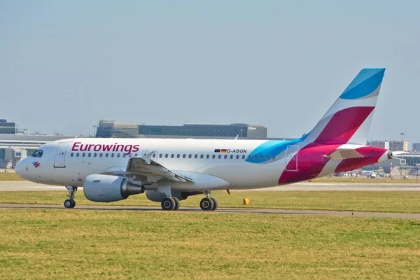 Német Eurowings esetében a sík nézet — Stock Fotó