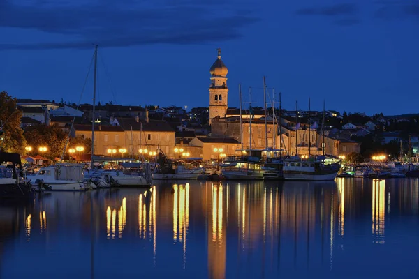 Krk cidade vista noturna — Fotografia de Stock