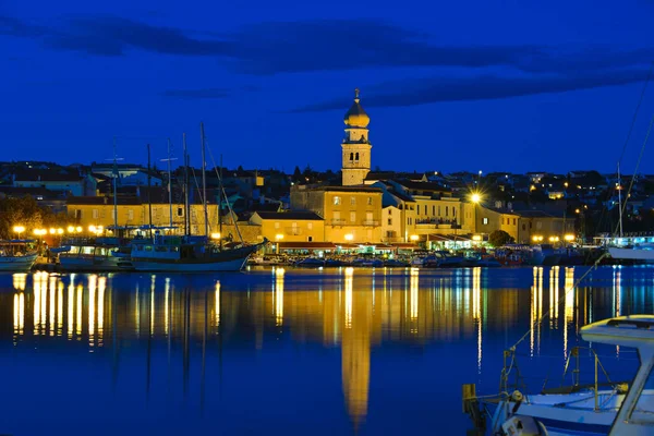 Krk şehir gece görünümü