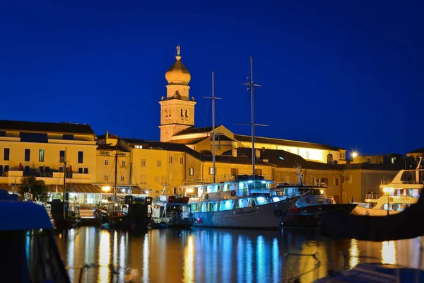 Krk şehir gece görünümü