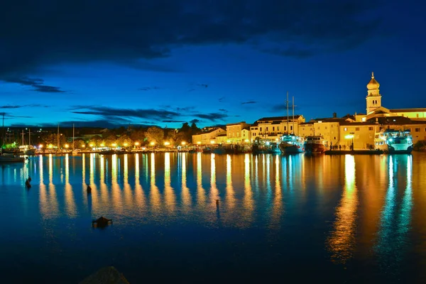 Krk şehir gece görünümü