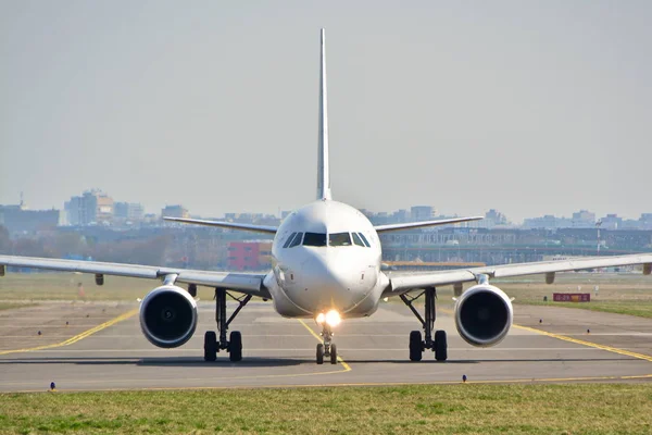 Вид Airfrance Літак Airbus A318 111 Зареєстрований Guge Території Варшавського — стокове фото