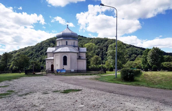 White orthodox church in Sanok. — Stock Photo, Image