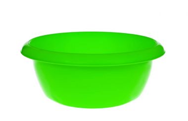 Beyaz arka plan üzerinde boş plastik kase.