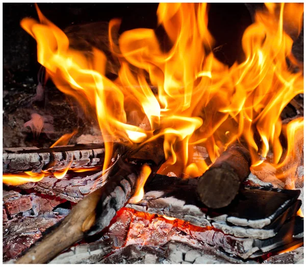 Brand van een vuur verbranden van hout. Stockafbeelding