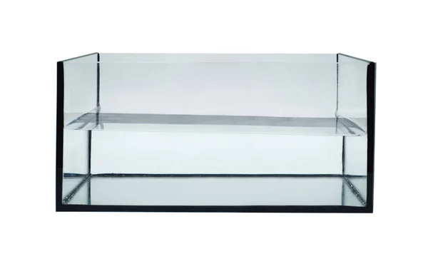 Beyaz arka plan üzerinde izole boş akvaryum.