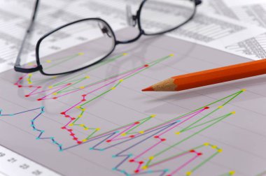 grafik tablo levha ile finans ve borsa başarısı gösteren