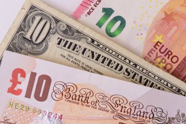 farklı para birimlerindeki banknotlar