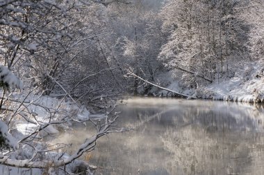 buz ve kar Bavaria, Almanya için River ile Panorama manzara
