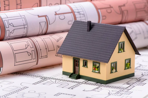 Bostäder modell hus på konstruktionsplan — Stockfoto