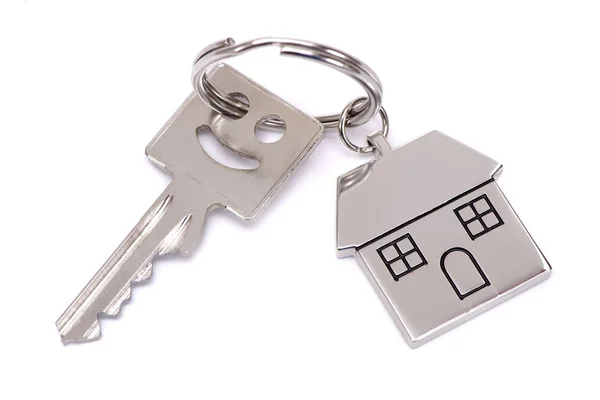 Hus nyckel på nyckelring — Stockfoto