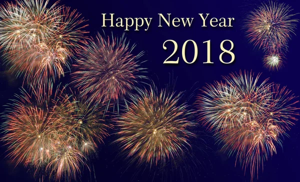 Πυροτεχνήματα στο silvester με νέο έτος την ημερομηνία 2018 βαθύ ουρανό — Φωτογραφία Αρχείου