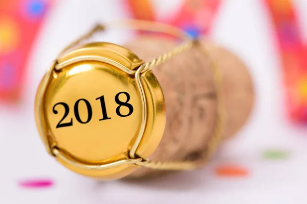 Cork šampaňského vytištěn s datem nového roku 2018 — Stock fotografie