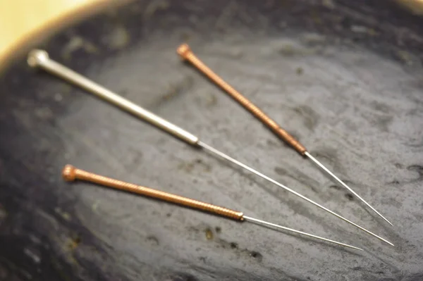 Medicina alternativa e terapia com acupuntura — Fotografia de Stock