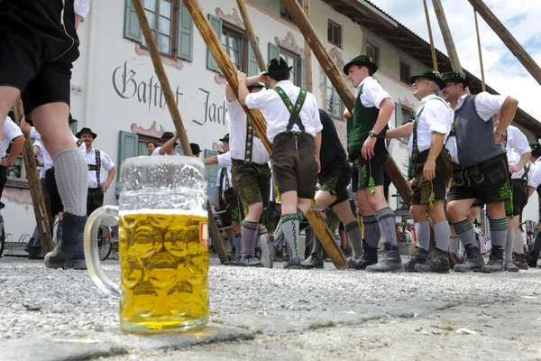 Het Maat Beieren Mei Een Versierde Boom Als Maypole Met — Stockfoto