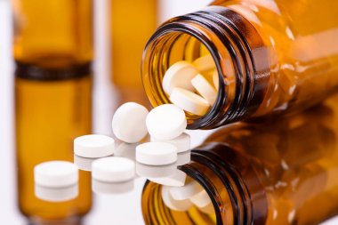 Bitkisel ve homeopatik haplarla alternatif tıp