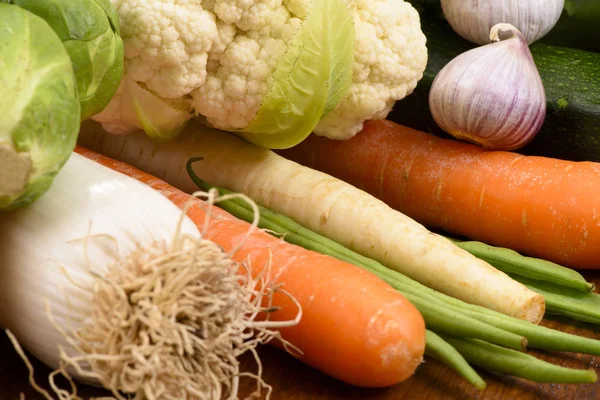 Gruppe frisches Gemüse vom Markt — Stockfoto