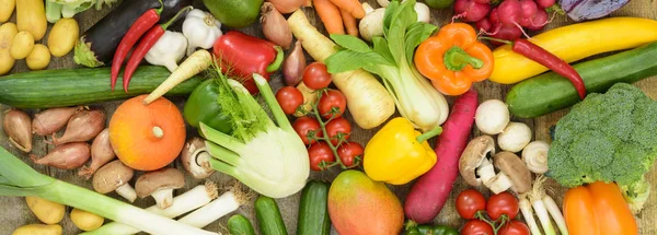 Groupe de légumes frais du marché — Photo