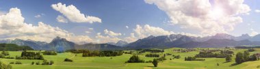 Alp dağ silsilesi ile Bavyera panoramik manzara 