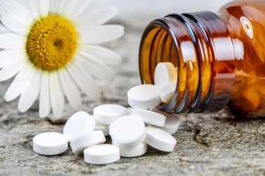 Bitkisel ve homeopatik haplarla alternatif tıp