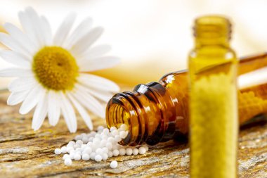 Bitkisel ve homeopatik haplarla alternatif tıp