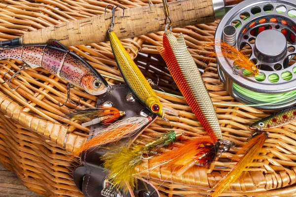 Diferente Pesca Enfrentar Fundo Madeira — Fotografia de Stock