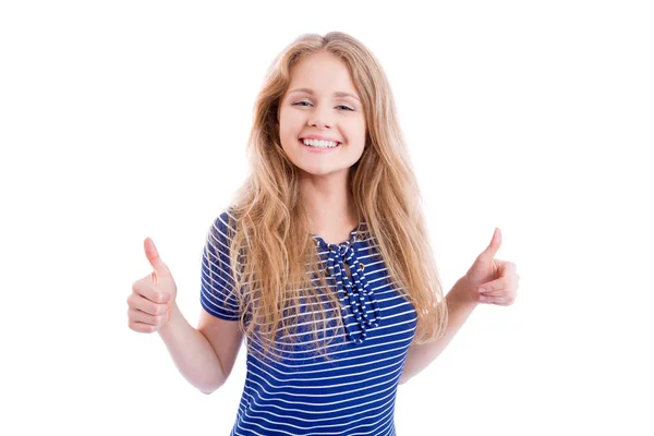 Ευτυχισμένος ξανθό κορίτσι δείχνει ΟΚ - αντίχειρες επάνω — Φωτογραφία Αρχείου