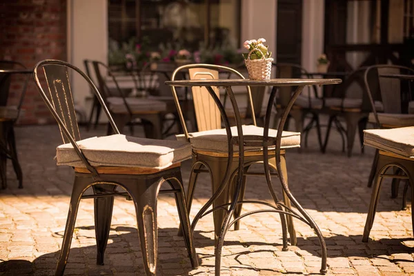 Restaurante europeo - mesas y sillas — Foto de Stock