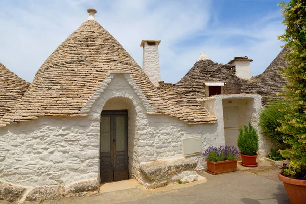 Rua Pequena Com Casas Trullo Alberobello Sul Itália — Fotografia de Stock