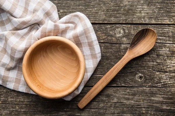 Cucchiai di legno e ciotola . — Foto Stock