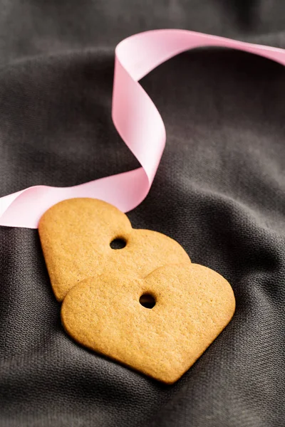 Zwei Lebkuchenherzen. — Stockfoto