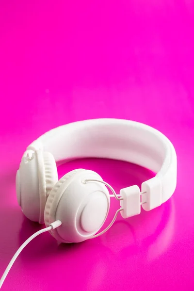 Ακουστικά άσπρα hipster. — Φωτογραφία Αρχείου