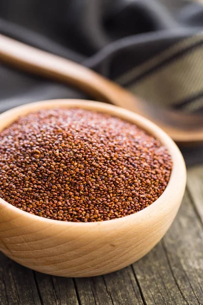 Sementes de quinoa vermelha . — Fotografia de Stock