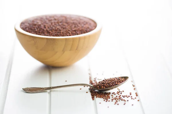 Röd Quinoa frön. — Stockfoto