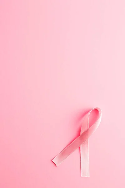 Roze borst kanker lint. — Stockfoto