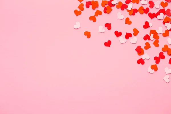 Cuori su sfondo rosa . — Foto Stock