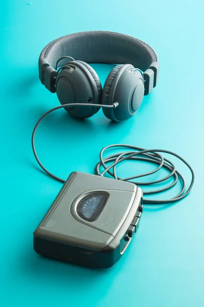 De vintage audio speler en koptelefoon. — Stockfoto