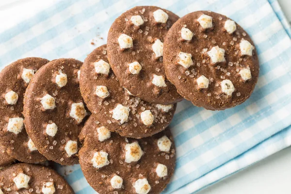 Kekse aus dunkler Schokolade. — Stockfoto