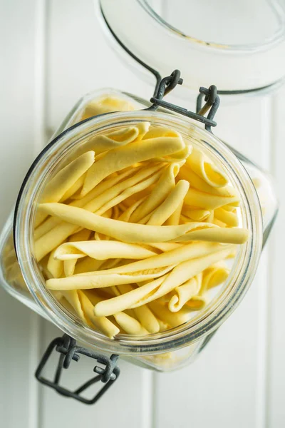 Сырая итальянская паста . — стоковое фото