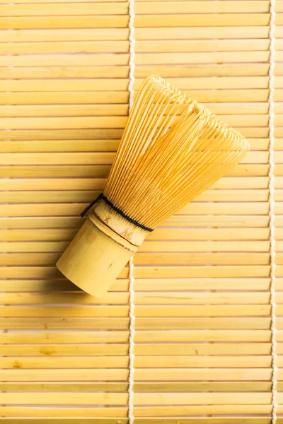 Bambusbesen für Matcha-Tee. — Stockfoto