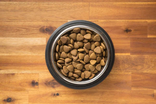 Comida seca para perros kibble . — Foto de Stock