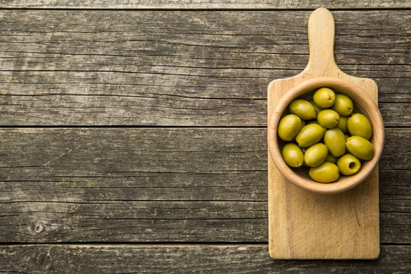 Зеленые оливки . — стоковое фото