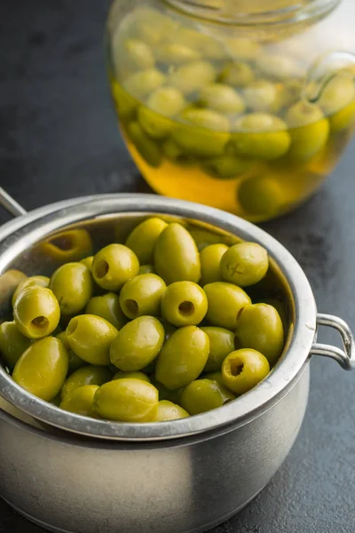 Las aceitunas verdes . —  Fotos de Stock