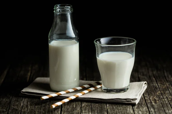 Glass of milk. — Stock Photo, Image